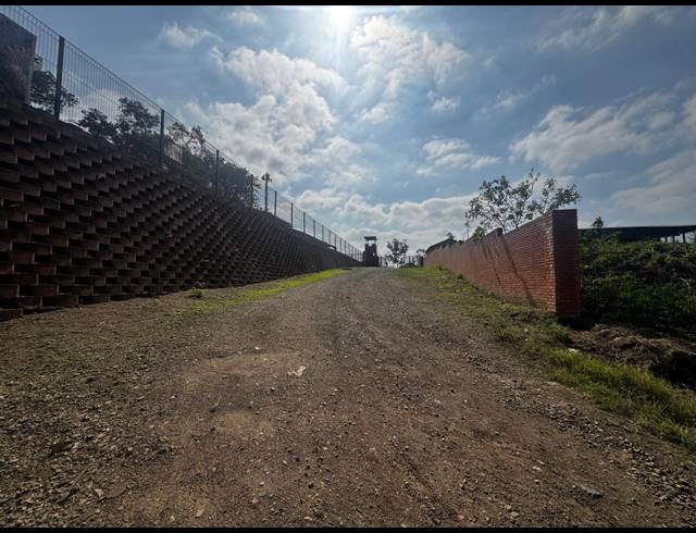13,000M² VACANT LAND TO LET IN RIET RIVER